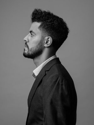 Portrait de profil en noir et blanc