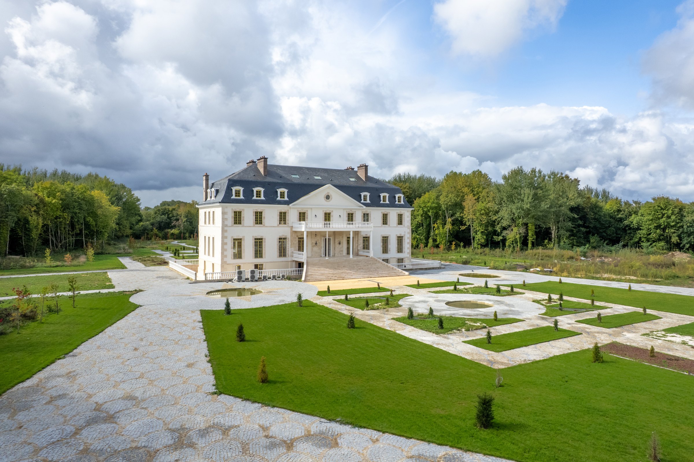 Ch&acirc;teau de Souleaux et ses jardins &agrave; Saint-Pouange